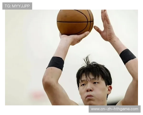 杨瀚森训练秀扣篮+弹地三分，杨瀚宇是谁